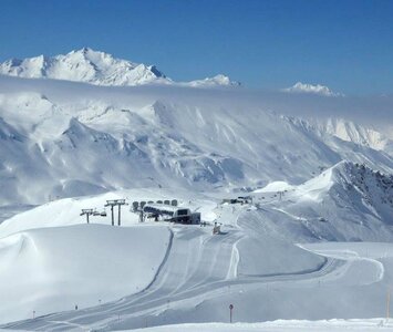 sun and snow in st anton