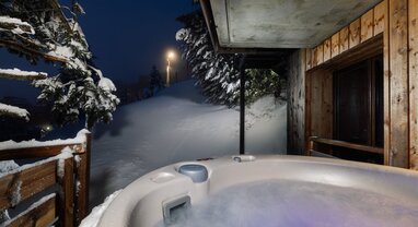 Hot tub outside Chalet Sakami in Avoriaz