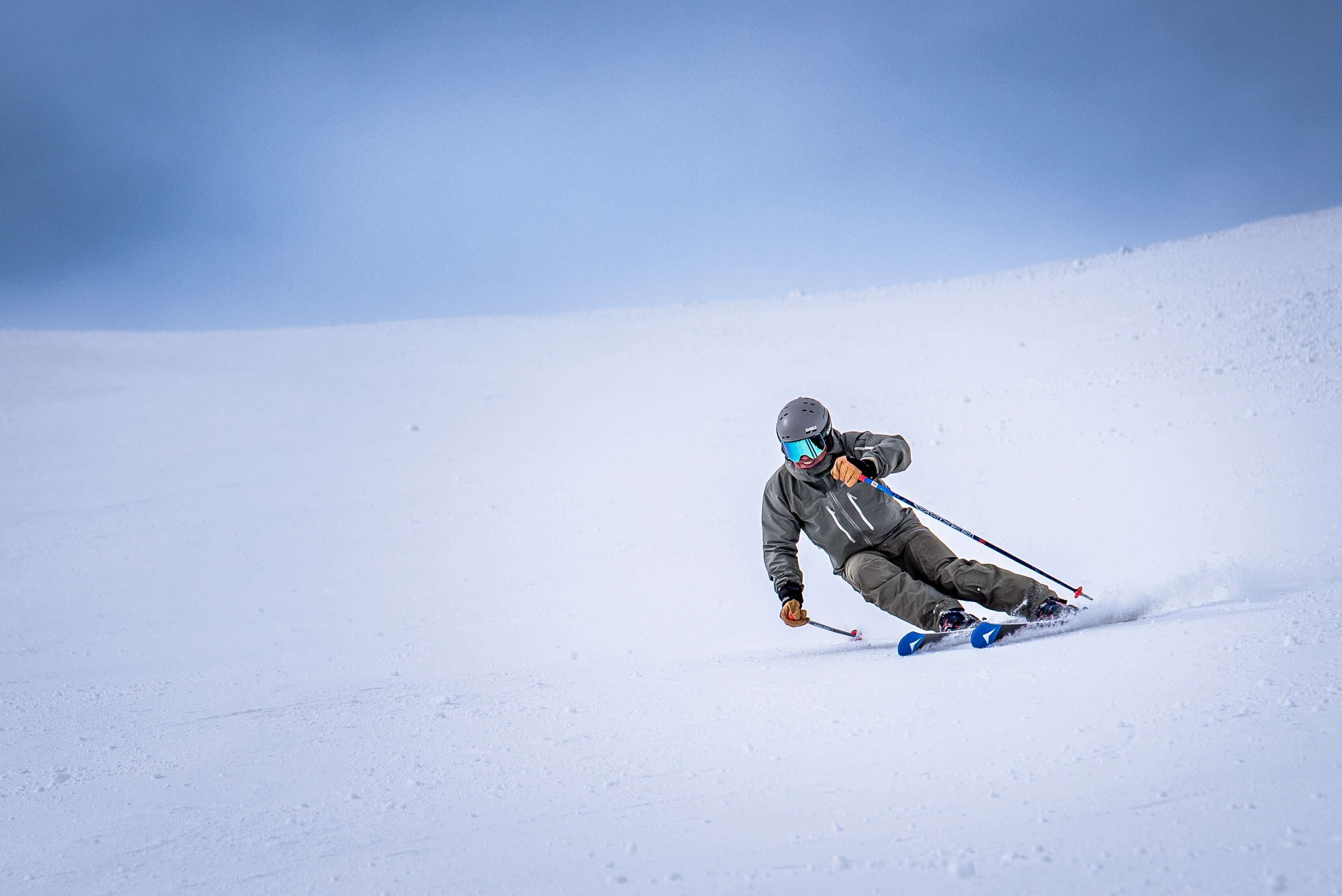 High-level ski instructor Mark Jones carving on the piste
