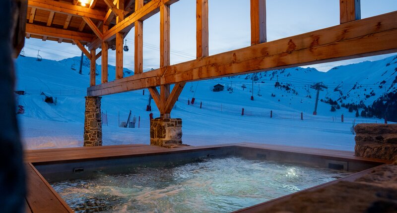 les arcs chalet outdoor hot tub