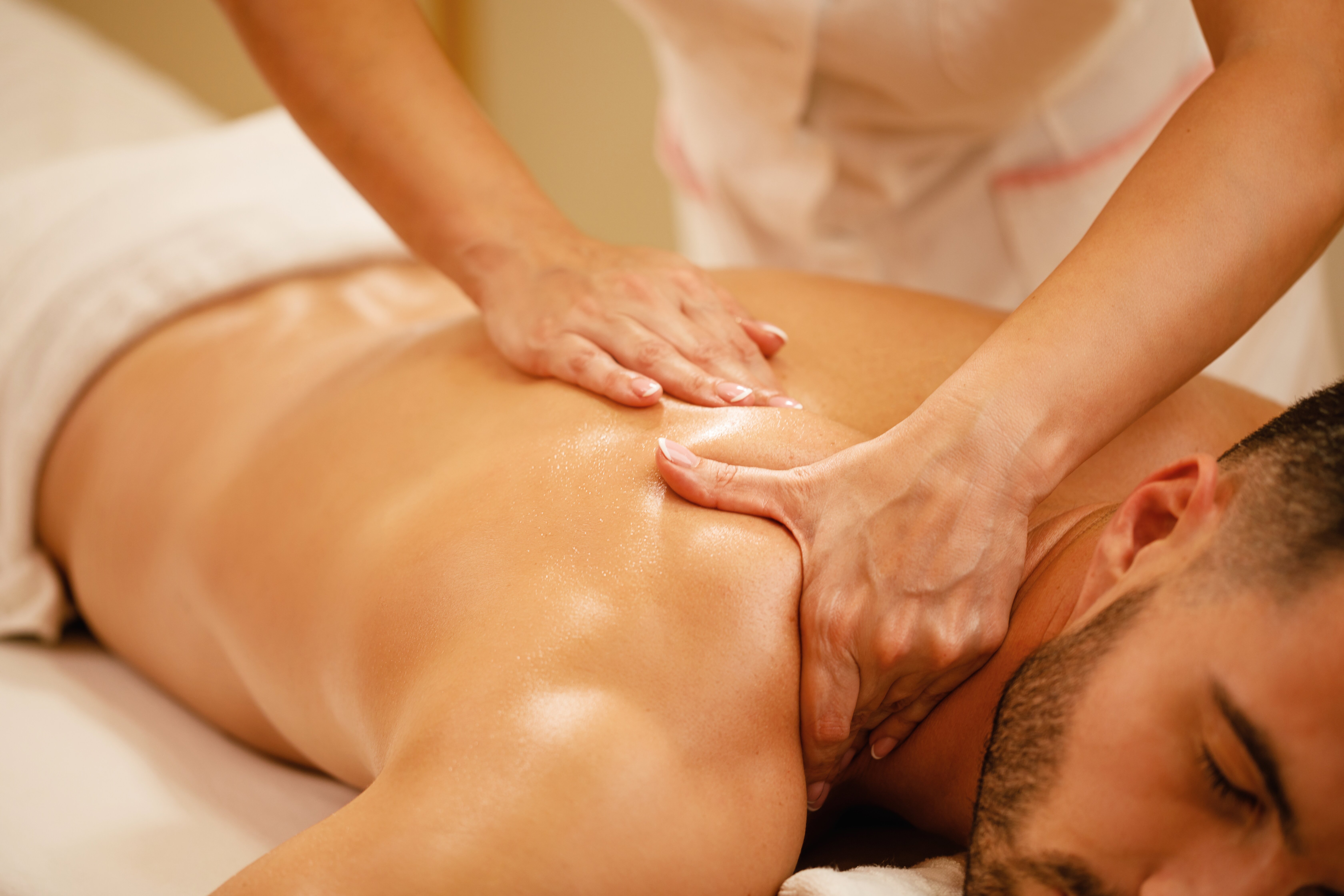 5 Reasons to Book a Mobile Massage During Your Ski Holiday